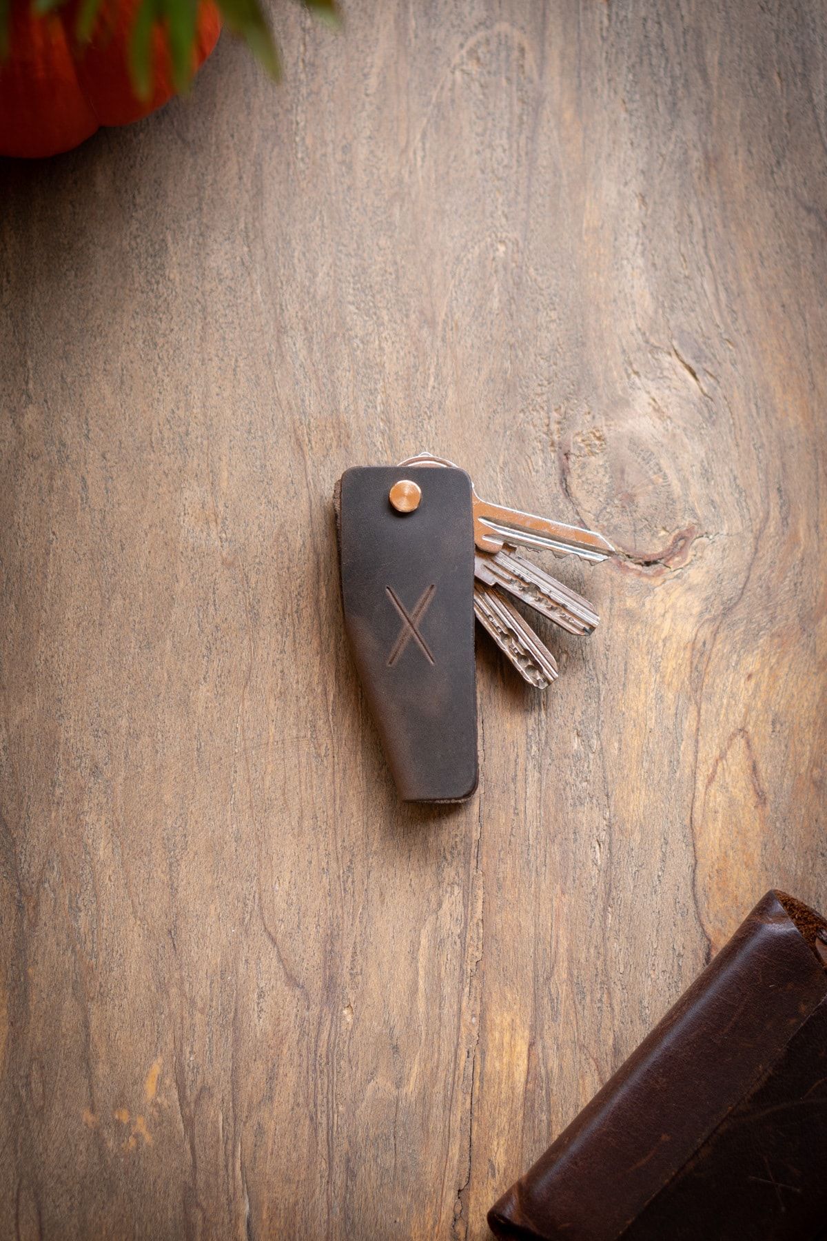 minimal X design-Chestnut Crazy V 3-4 Key Capacity Leather Keychain - Minimalist Design 6