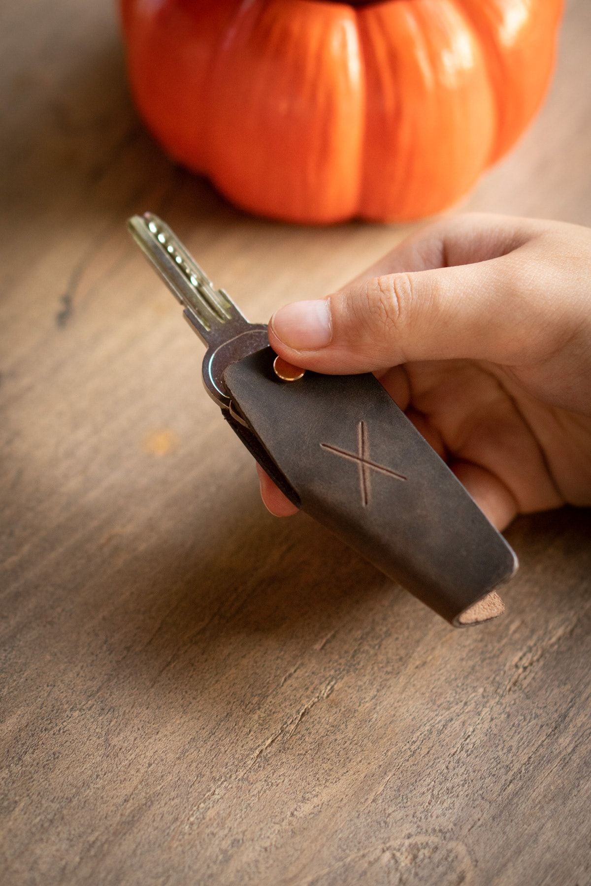 minimal X design-Chestnut Crazy V 3-4 Key Capacity Leather Keychain - Minimalist Design 7
