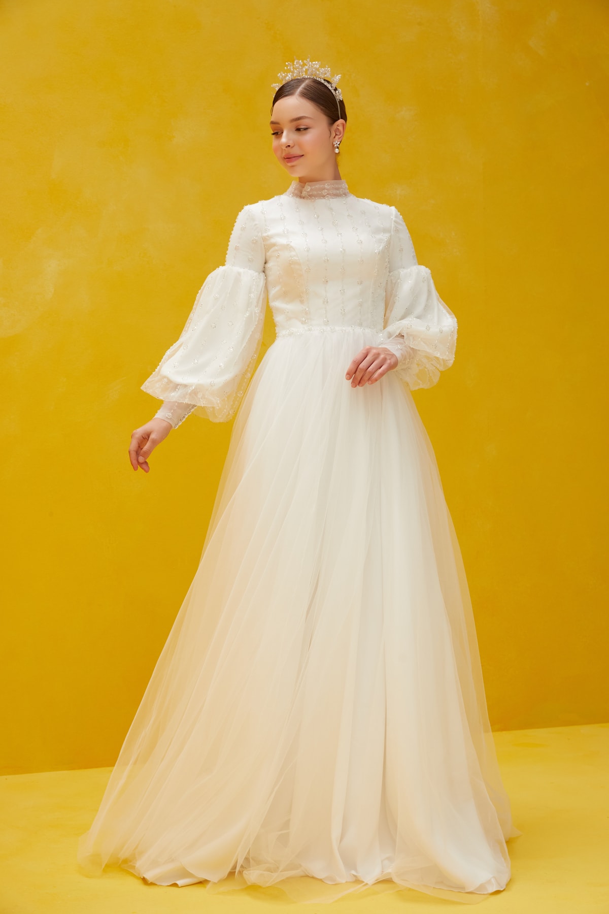 büyük boncuklu balo gelinlik