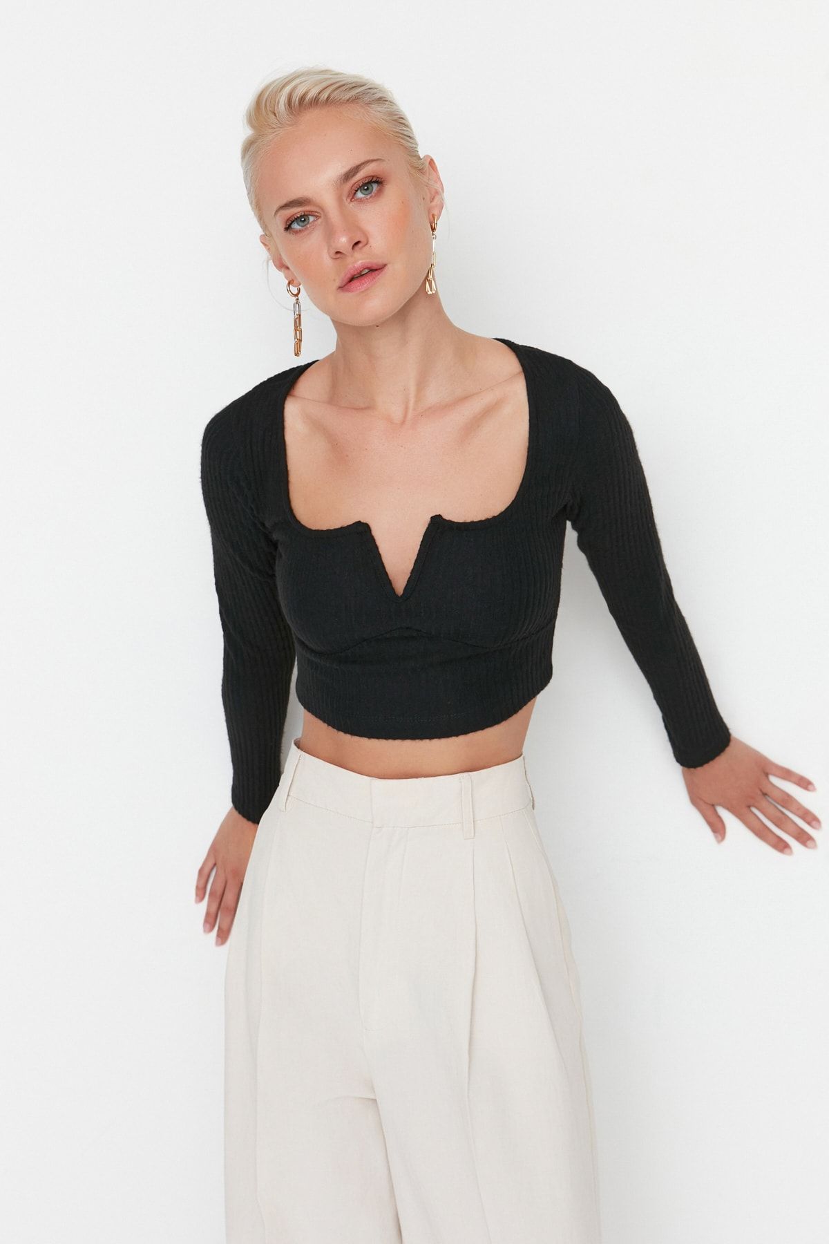 pleteni-crop-top