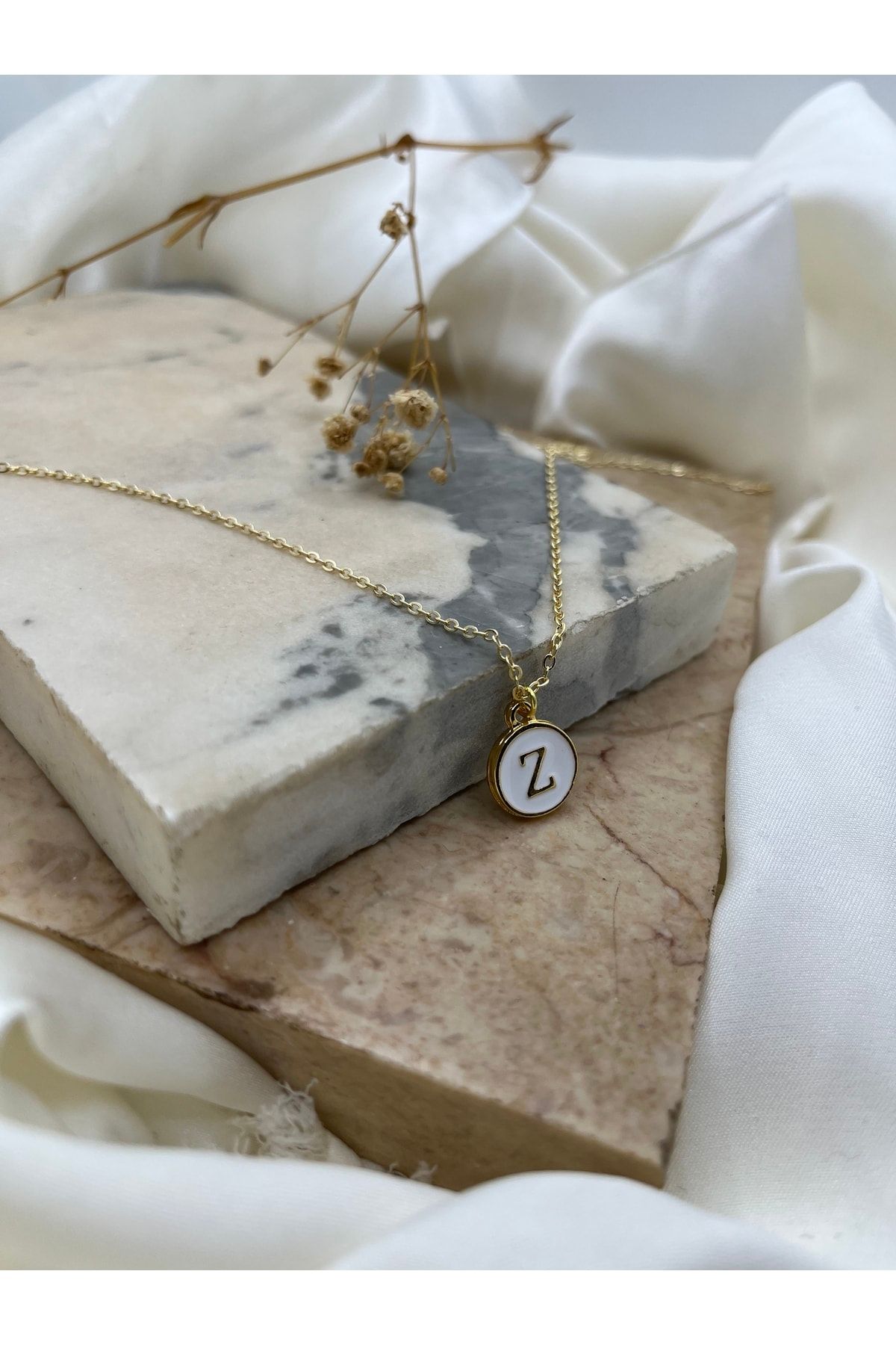Gold shop z pendant