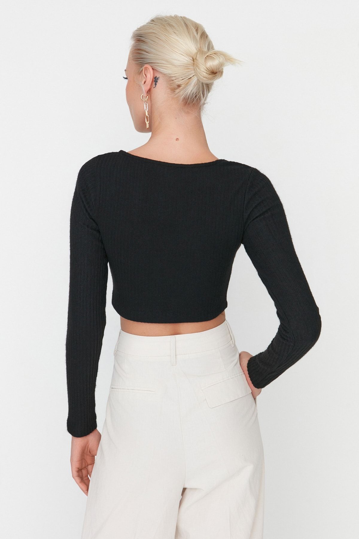 pleteni-crop-top