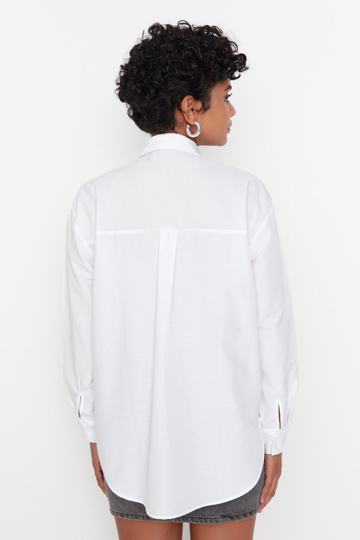 Trendyol Collection-Biała luźna bawełniana koszula TWOAW20GO0107 5