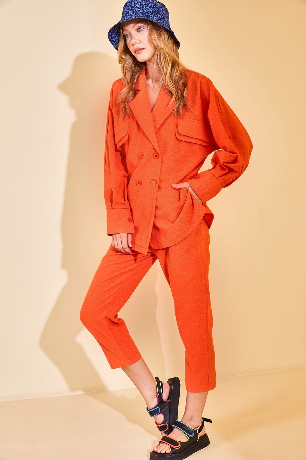XHAN-Orangefarbener zweireihiger Leinenanzug für Damen mit Kragen 2YZK8-12872-11 2
