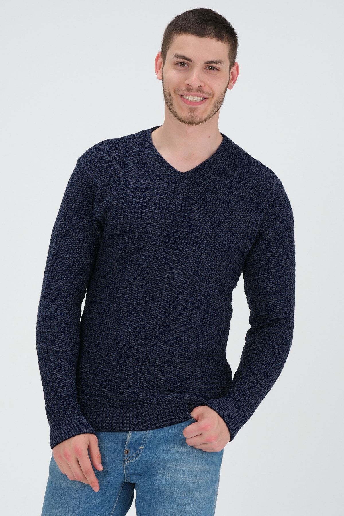 Dark store blue pullover