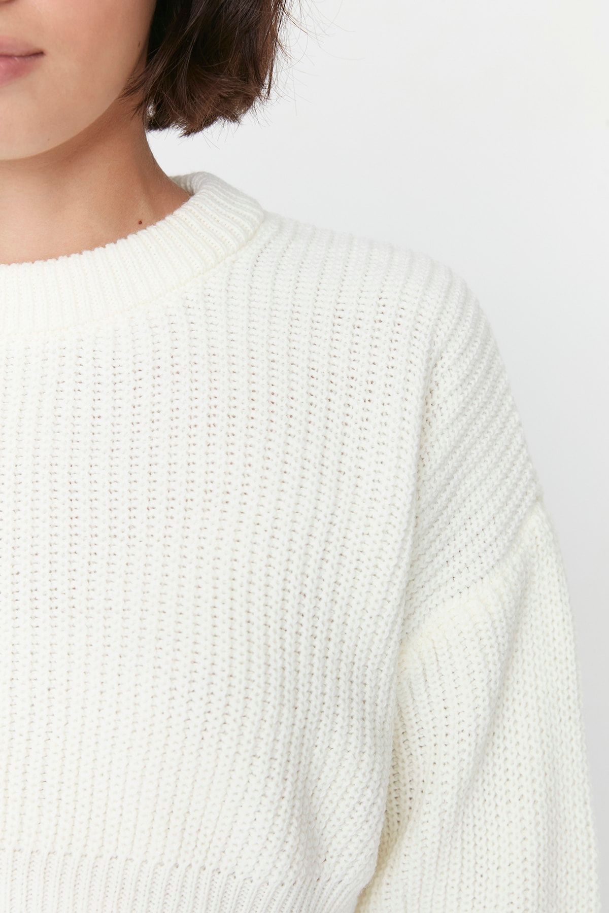 Trendyol Collection-Ecrufarbener Strickpullover - Super Crop, Basismodell TWOAW23KZ01620 4