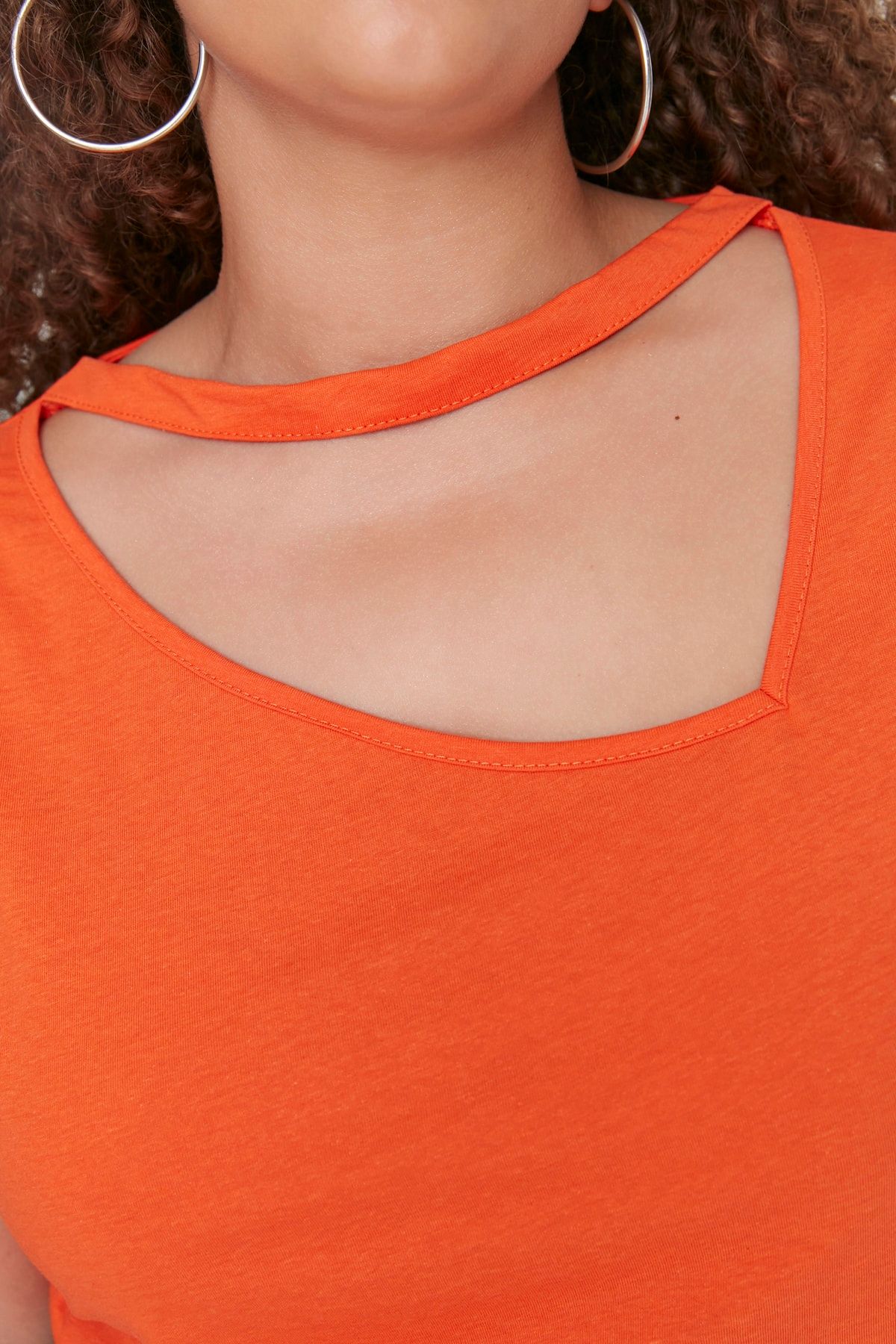 Trendyol Curve-100% Cotton Orange Knitted T-Shirt - Window Detailed TBBSS22BF00001 3