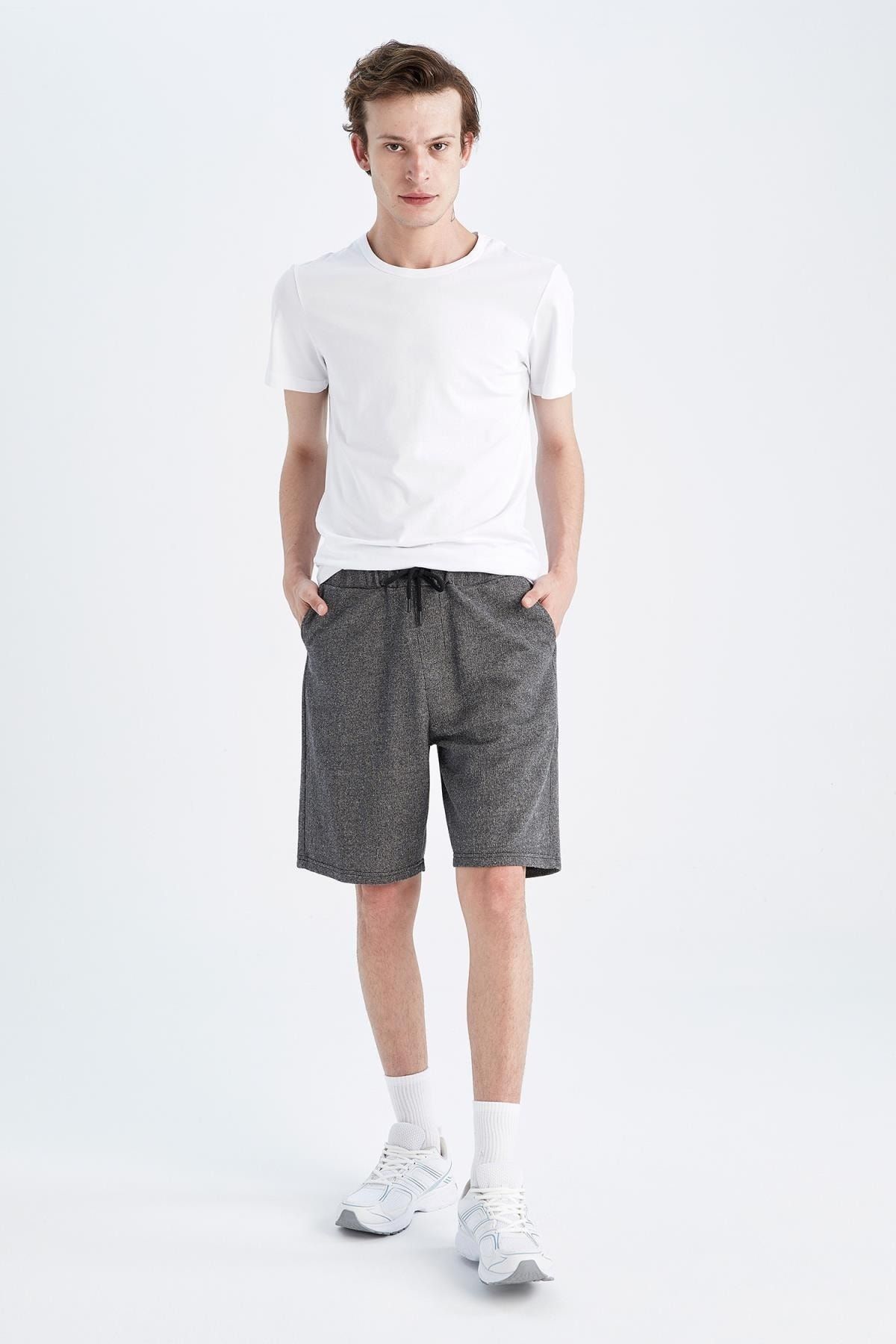 DeFacto Shorts Grau Mittlerer Bund Fast ausverkauft