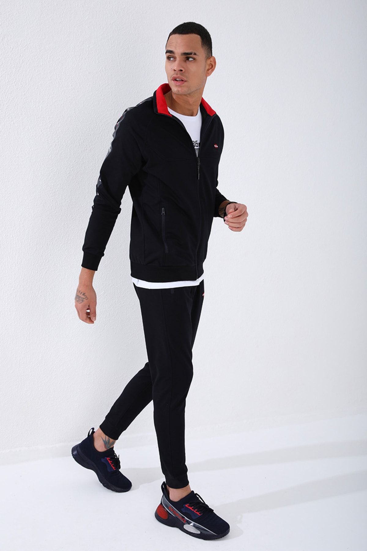 Tommy Life Shoulder Printed Navy Blue Cuffed Men s Tracksuit