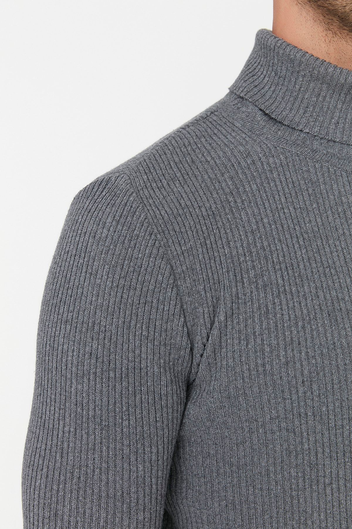 Trendyol Collection-Geräucherter Slim-Fit-Baumwollpullover mit doppeltem Rollkragenpullover – TMNAW20MG0031 5