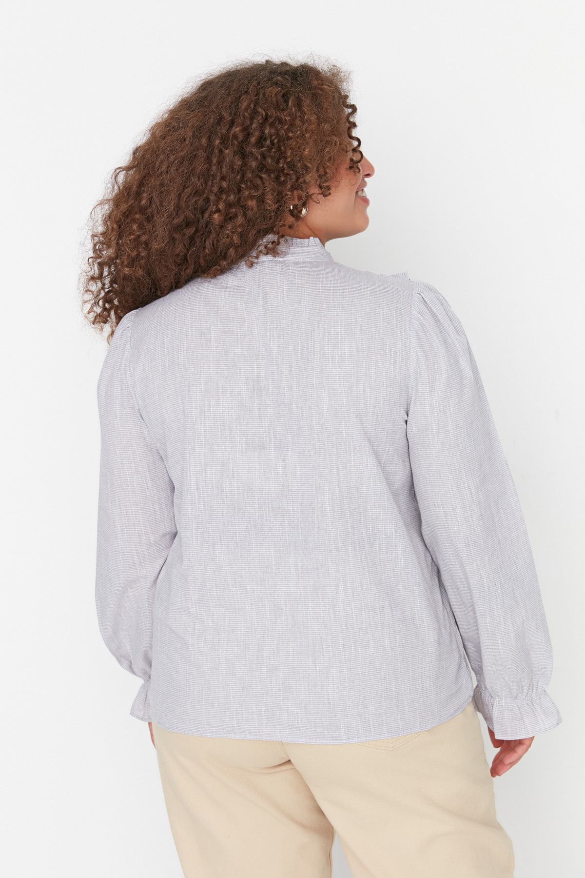 Trendyol Curve-Gray Color Woven Blouse with Frill Detail on the Collar 5