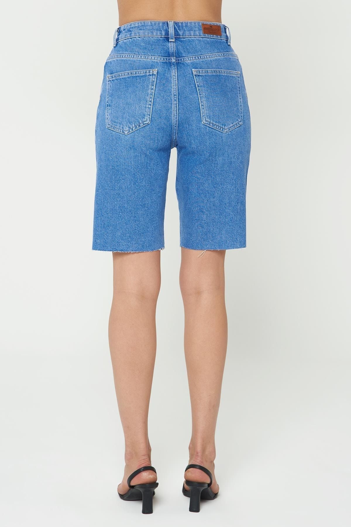 CROSS JEANS-Medium Blue High Waist Pleat Detailed Zippered Cut-Cut Bermuda Jean Shorts C 4534-061 4