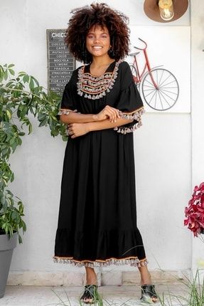 Kadın Siyah Yuvarlak Yaka Kısa Kol Maxi Püsküllü Oversize Dokuma Elbise M10160000EL93046