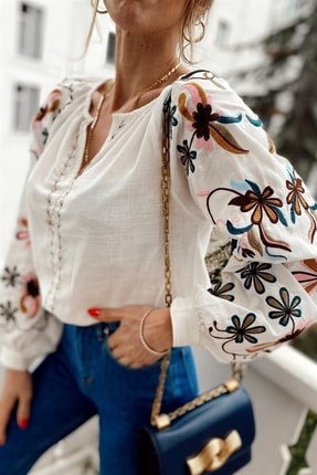 Kadın Beyaz Balon Kol Çiçek Nakış Işlemeli Tasarım Keten Bluz MK00075