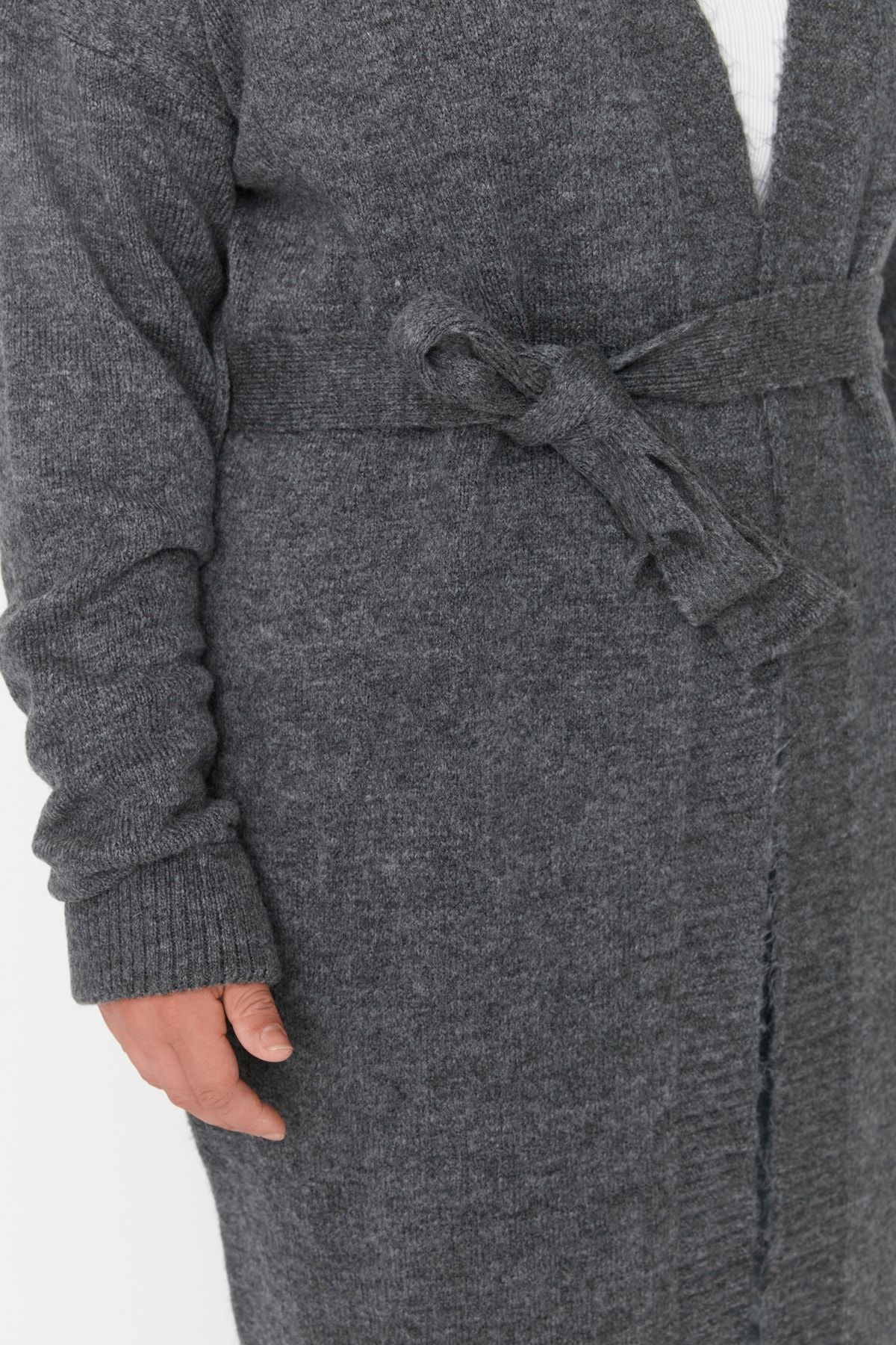 Trendyol Curve-Anthracite Oversize Knitwear Cardigan TBBAW23AV00017 3
