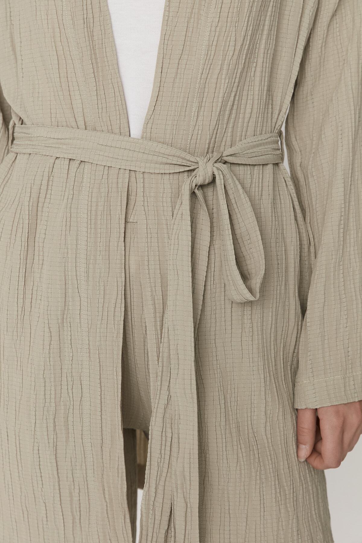 Trendyol Modest-Σετ κιμονό-παντελόνι με σκισίματα και πέτρινη ζώνη - TCTSS22US00024 4