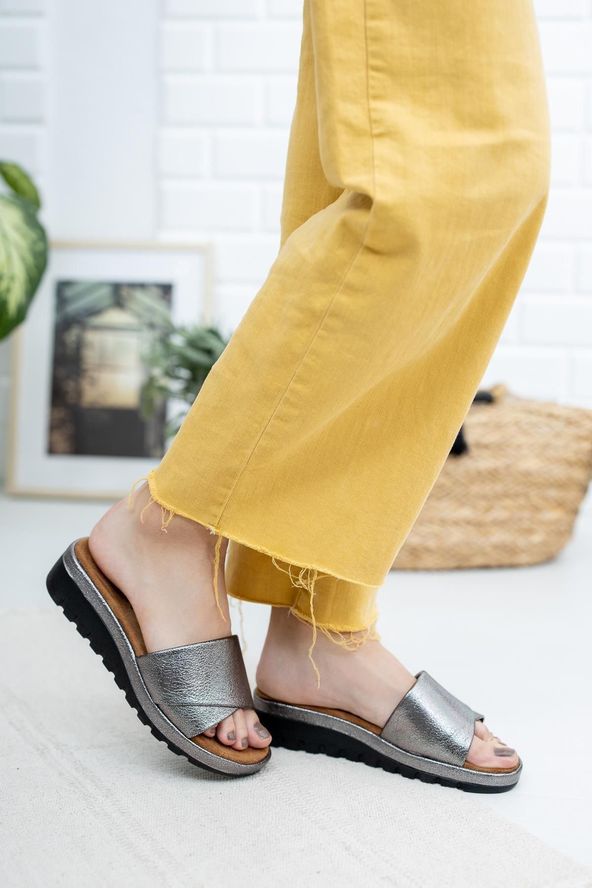 Taran Women s Gold Color Danna Comfort Slippers Trendyol