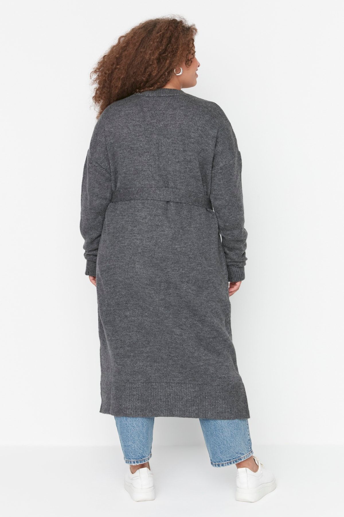 Trendyol Curve-Anthracite Oversize Knitwear Cardigan TBBAW23AV00017 5