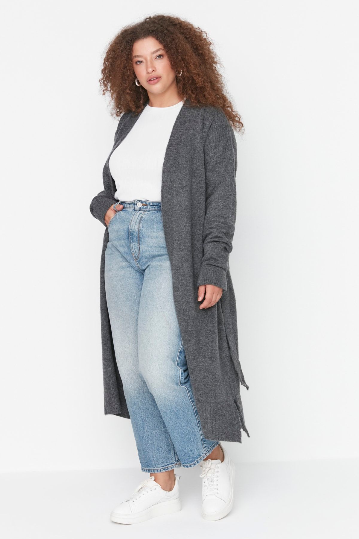 Trendyol Curve-Anthracite Oversize Knitwear Cardigan TBBAW23AV00017 4