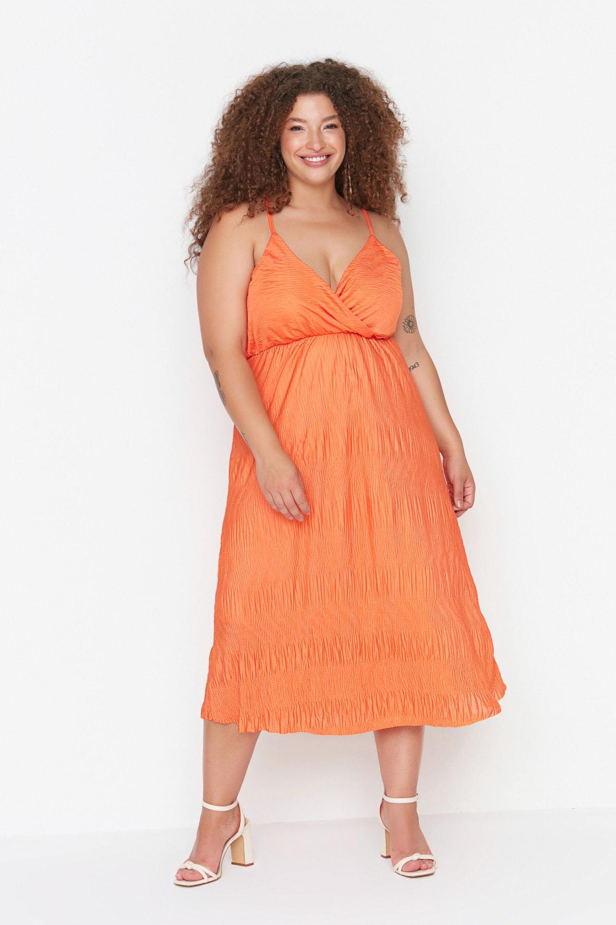 Trendyol Curve Große Größen in Kleid Orange Basic Fast ausverkauft