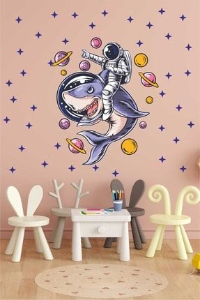 Astronot Ve Köpekbalığı Gezegenleri Dolaşıyor Çocuk Odası Duvar Stickerı d2788