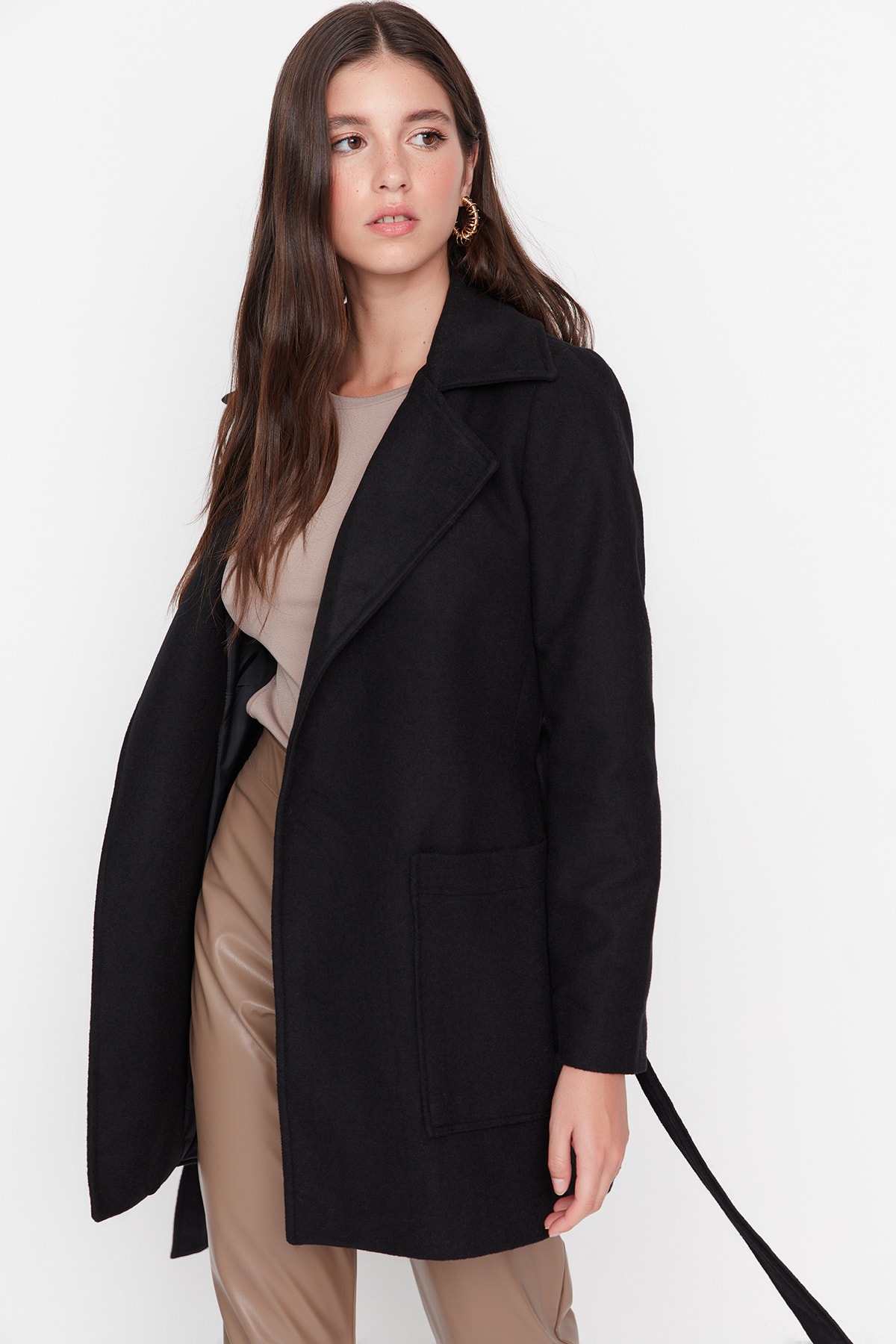 Trendyol Collection Mantel Schwarz Basic Fast ausverkauft