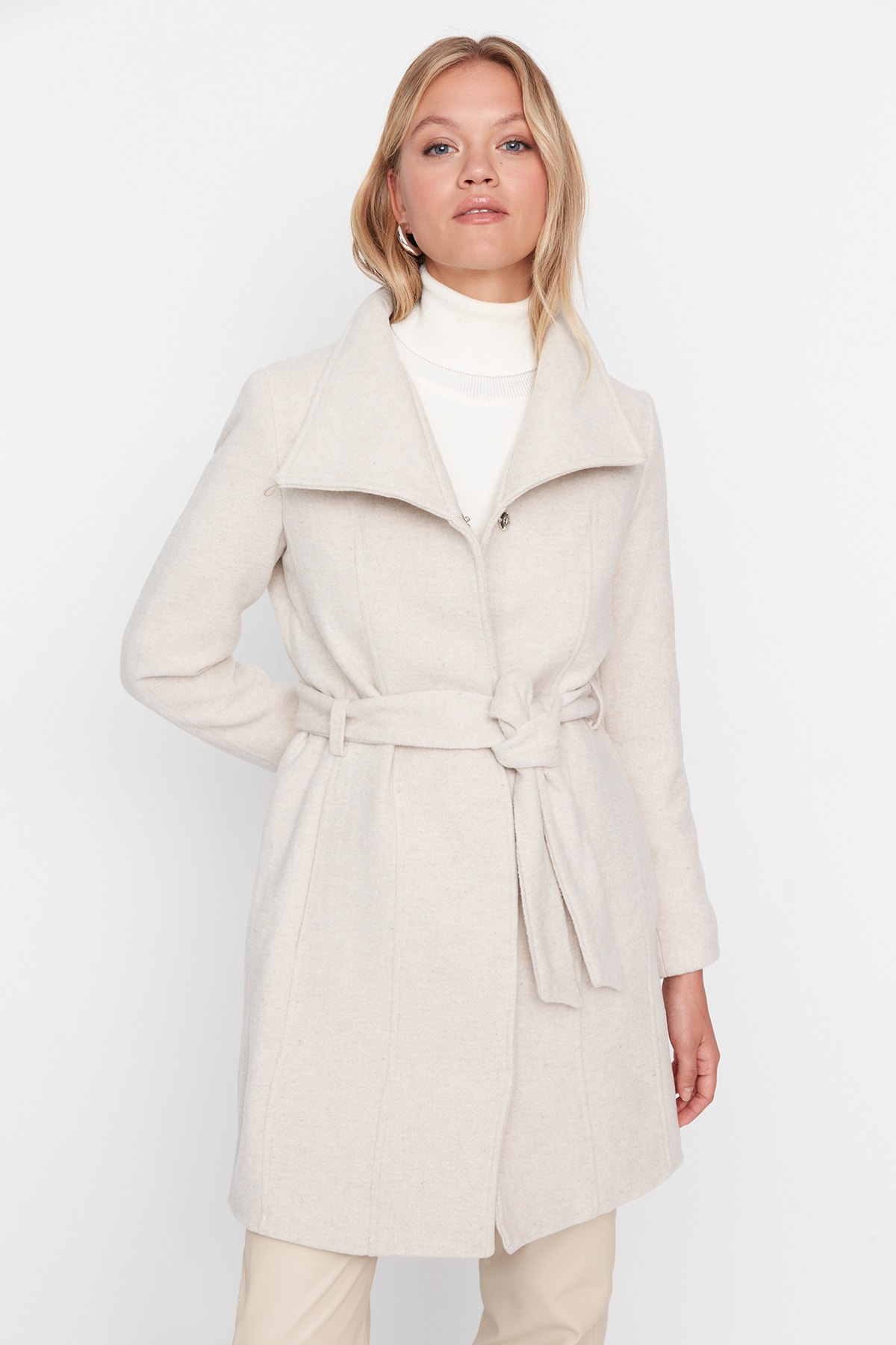 Trendyol Collection Mantel Beige Basic Fast ausverkauft