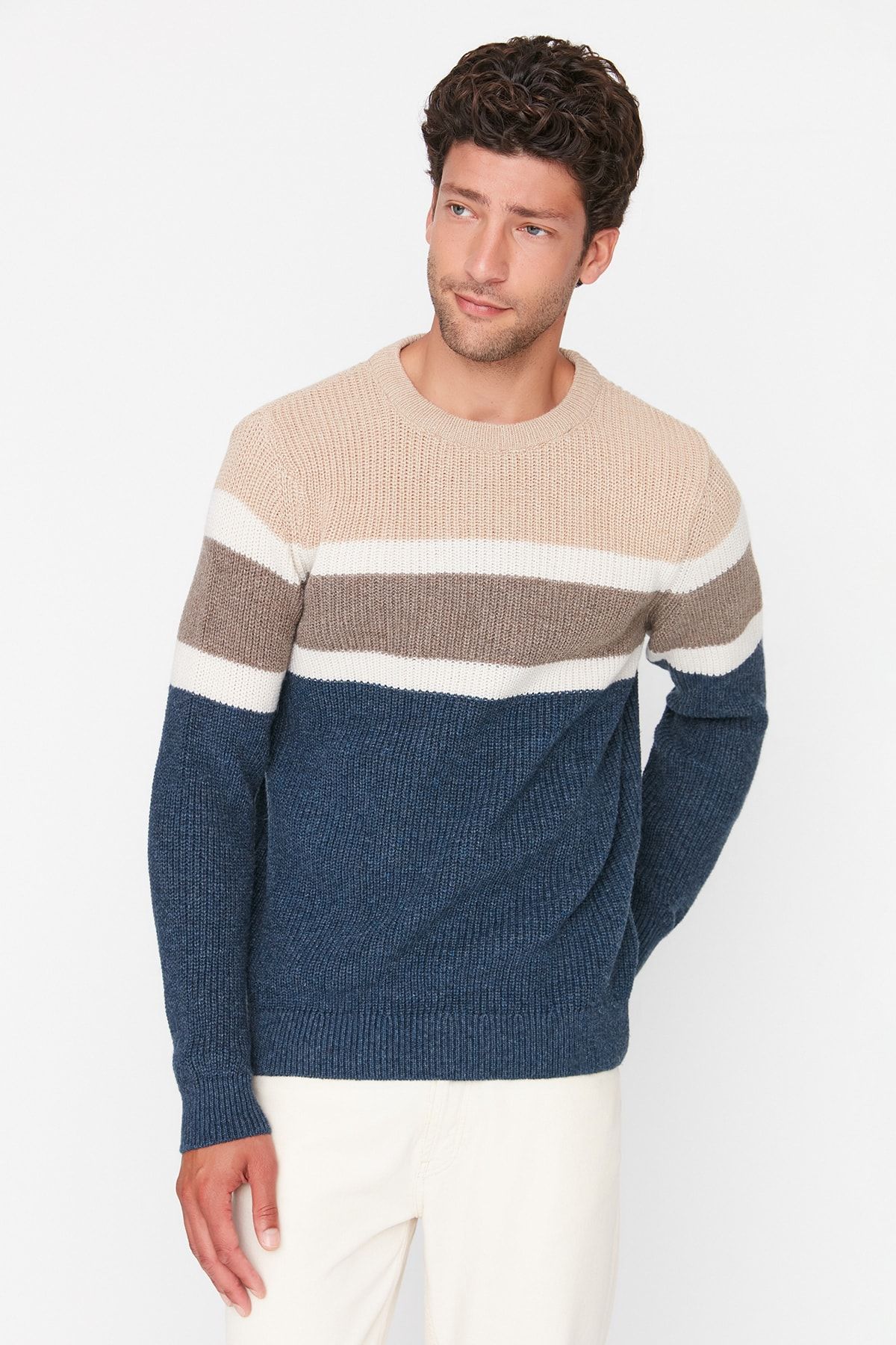 Trendyol Collection-Bézs Crew Neck Slim Fit kötöttáru pulóver - színes blokk, gyapjú TMNAW22KZ0343 3