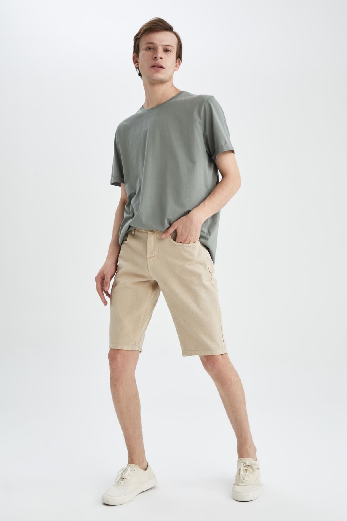 DeFacto Shorts Beige Mittlerer Bund AR6575