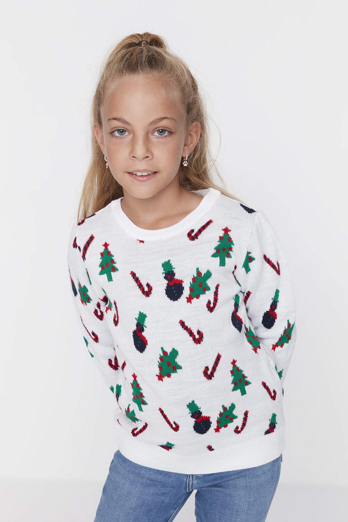 TRENDYOLKIDS Sweter dziewczęcy z dzianiny w kolorze ecru TKDAW23KZ00042