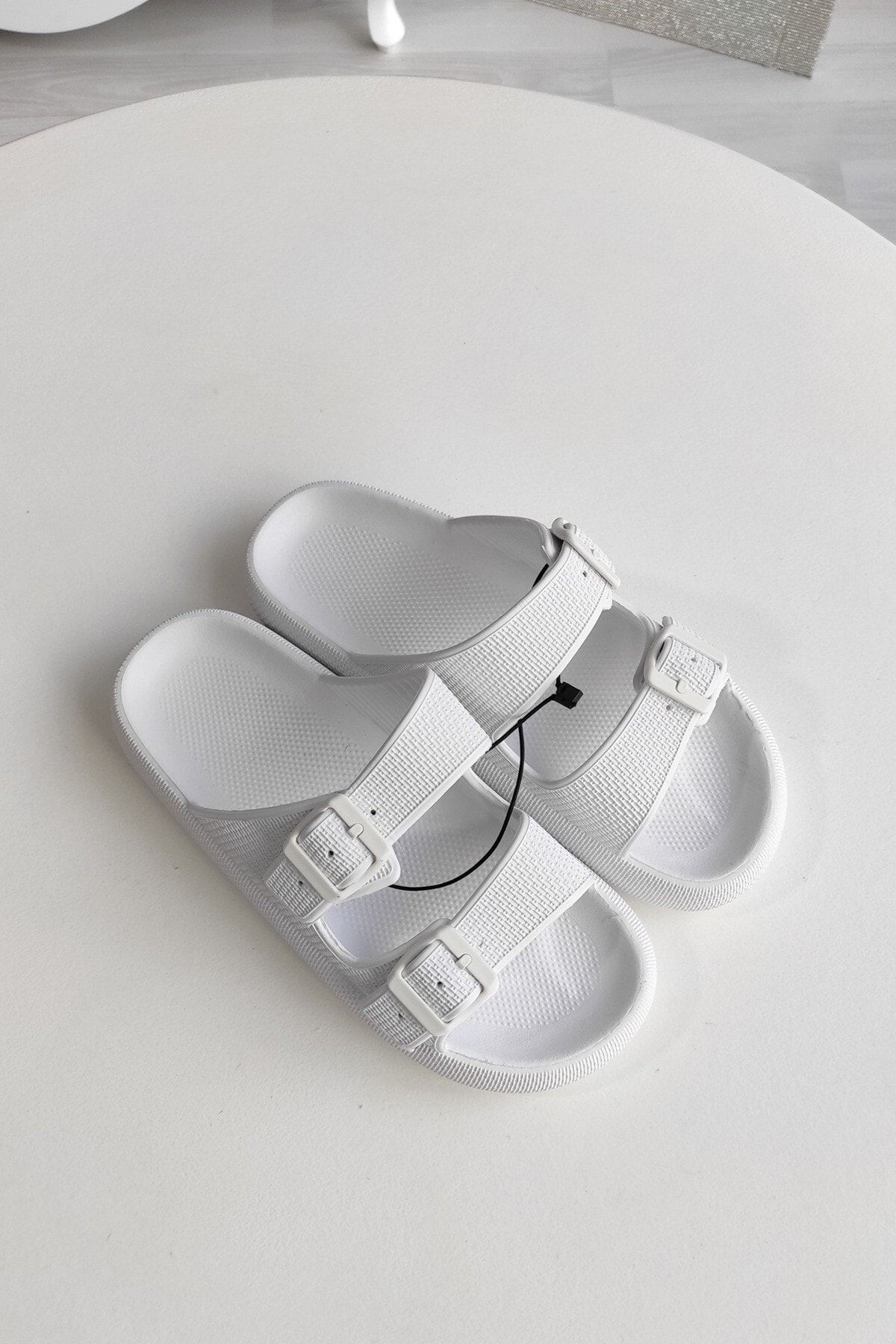 LA CALZATURE White Matte Silicone Eva Daily Beach Double Belted