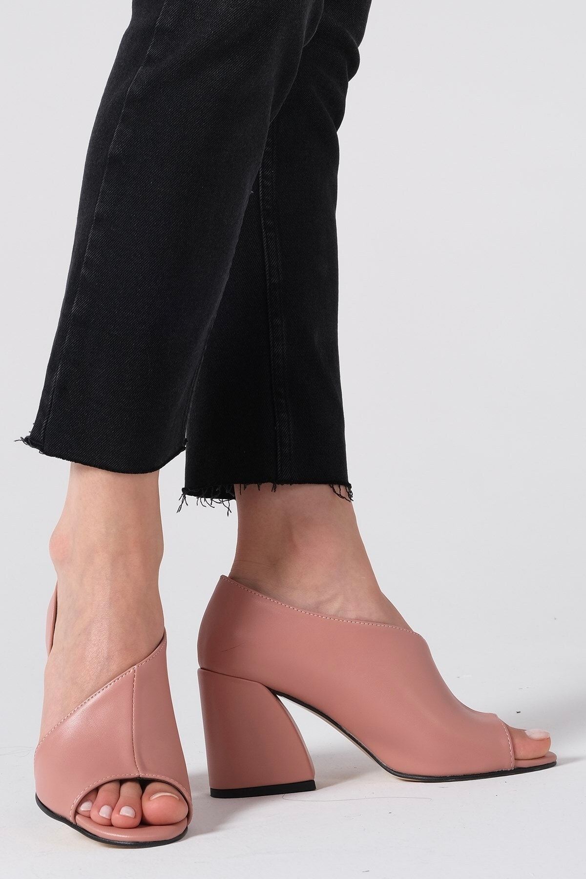 Vince cachet shop leather mule sandals
