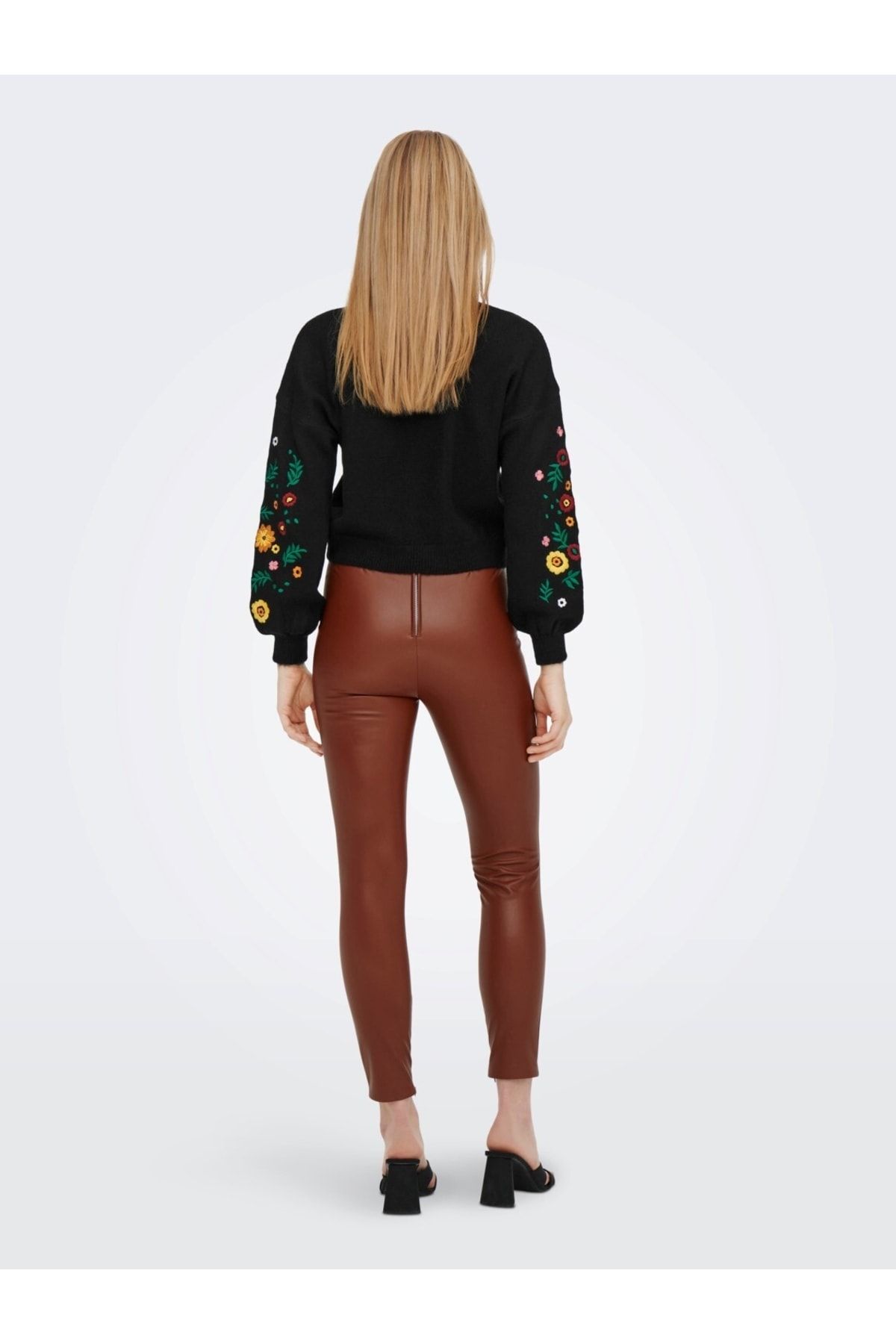 Only Ara L/s Emb Pullover Knt Çiçek Nakışlı Balon Kol Bisiklet Yaka Kazak VB9638
