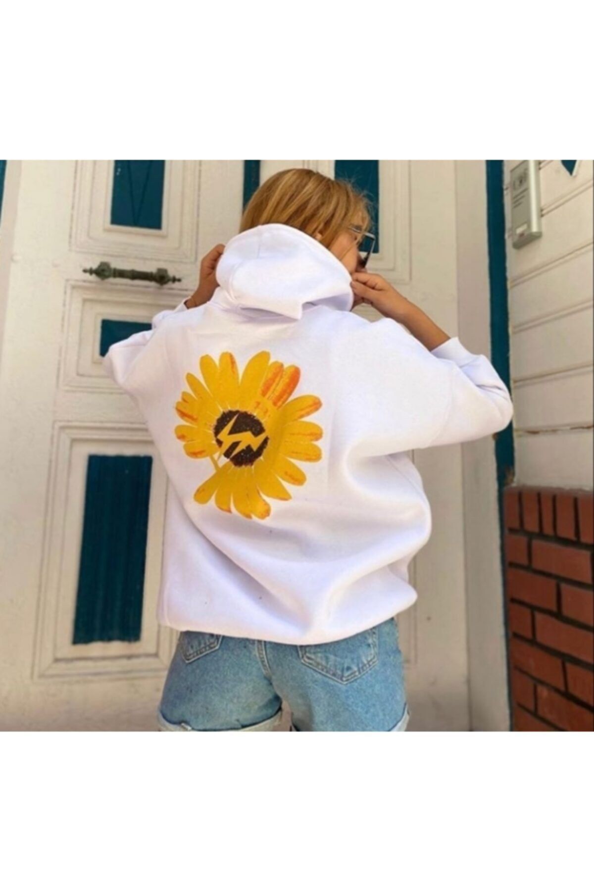 papatya desenli sweatshirt