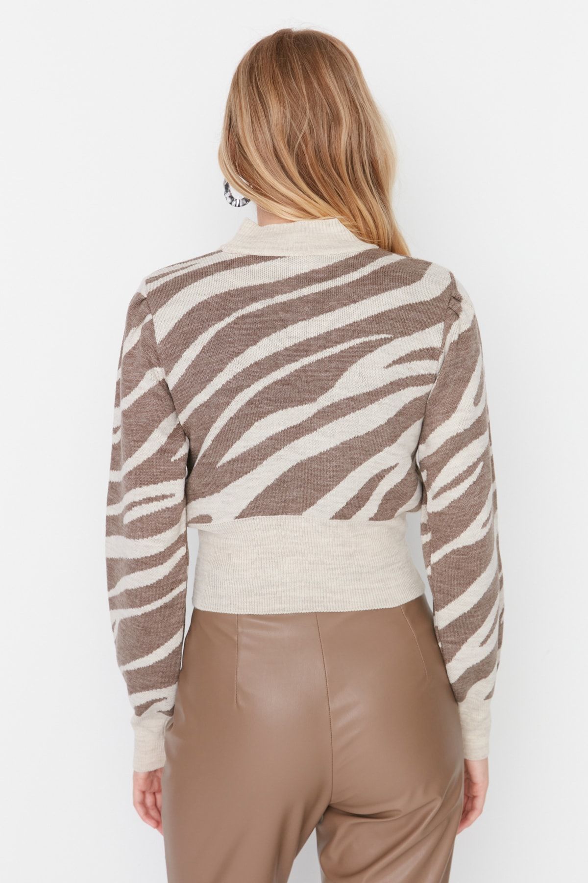 Trendyol Collection-Πλεκτό πουλόβερ με μοτίβο Zebra Mink Crop - TWOAW21KZ0010 5