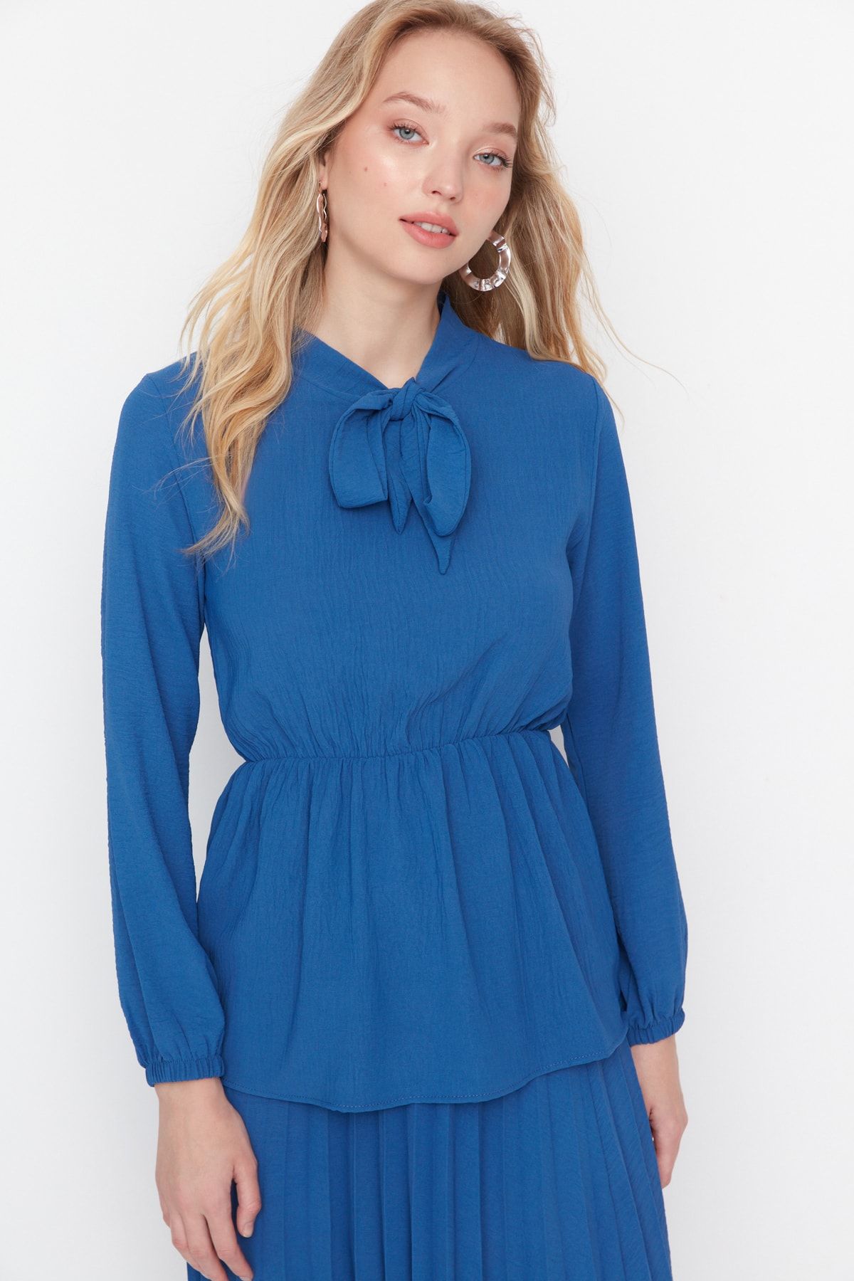 Trendyol Modest İndigo Yakası Fular Detaylı Tunik-Pantolon Dokuma Takım TCTSS22US00058 RN11077