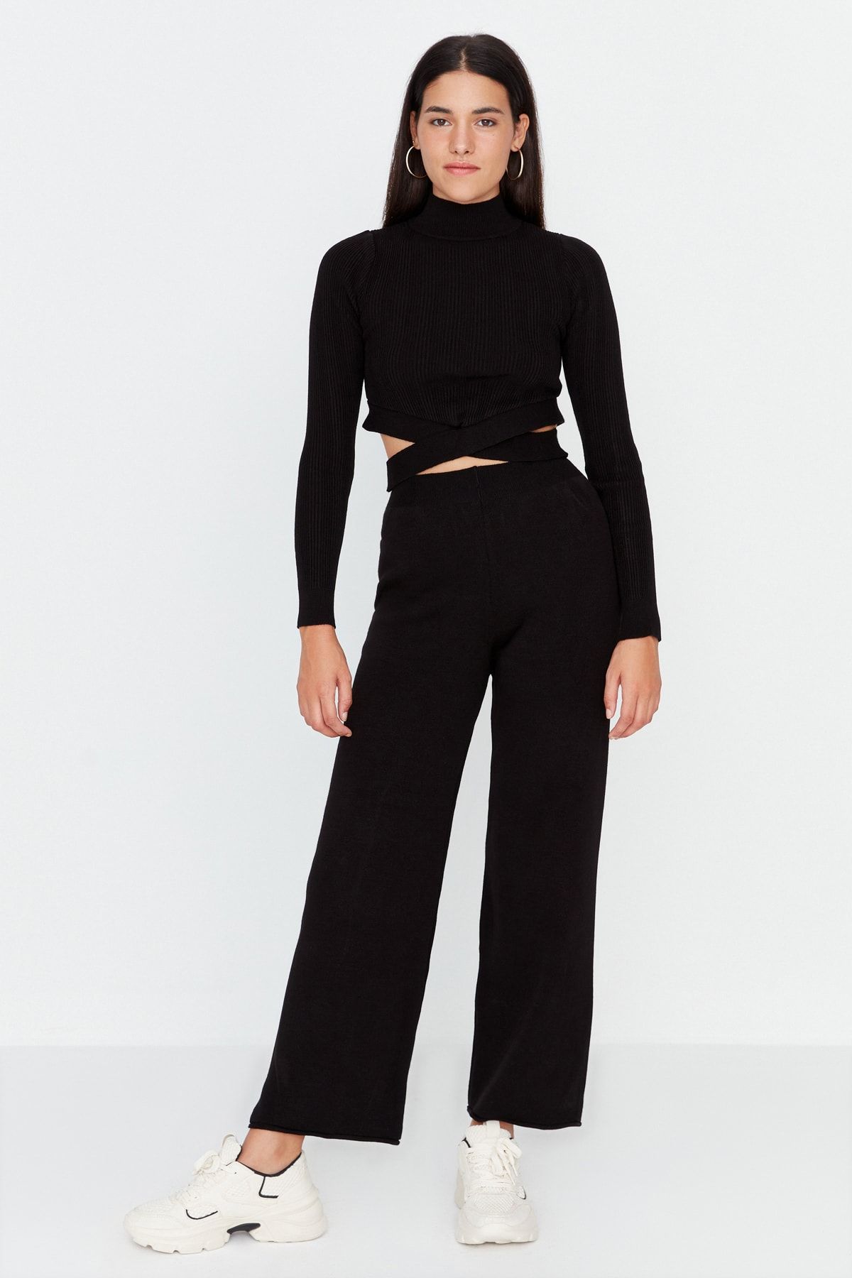 Trendyol Collection Zweiteiler Schwarz Regular Fit Fast ausverkauft