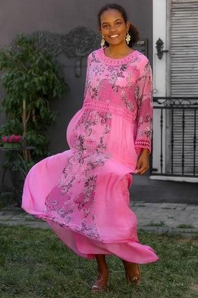 Kadın Pembe İtalyan Yuvarlak Yaka 3/4 Kol Çiçekli Astarlı Dantelli Oversize İpek Dokuma Elbise M10160000EL92966