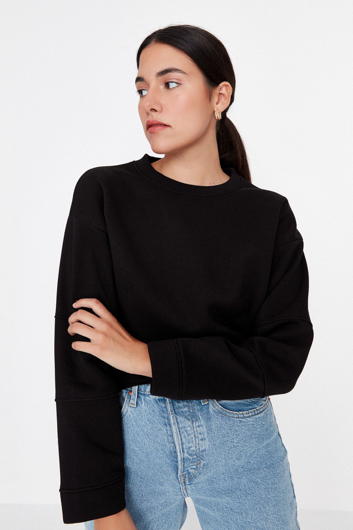 Trendyol Collection Sweatshirt Schwarz Regular Fit Fast ausverkauft ZL9638