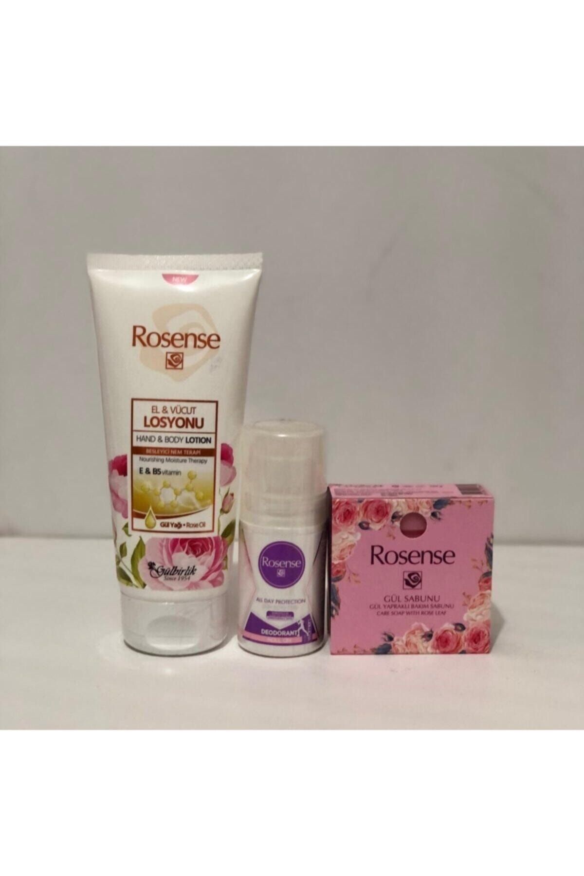 هدیه صابون رز و رولون زنانه برای کسانی که لوسیون دست و بدن می خرند Rosense