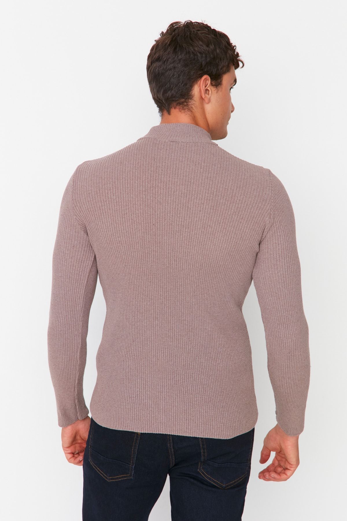 Trendyol Collection-Nerzfarbener, eng anliegender, halb gerollter Strickpullover aus Baumwolle mit Rollkragen TMNAW21KZ0568 5