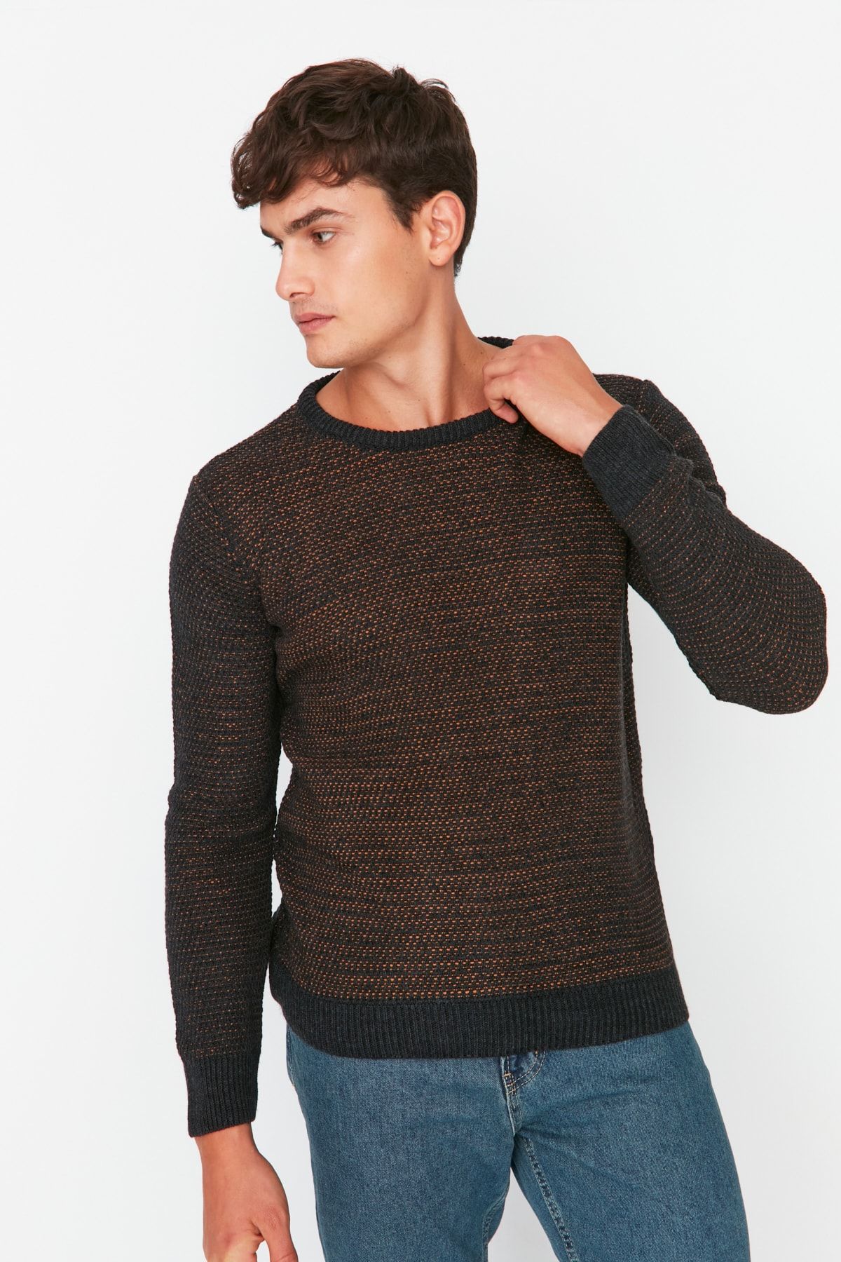 Antrasit Erkek Slim Fit Bisiklet Yaka Dokulu Kazak TMNAW22KZ0659