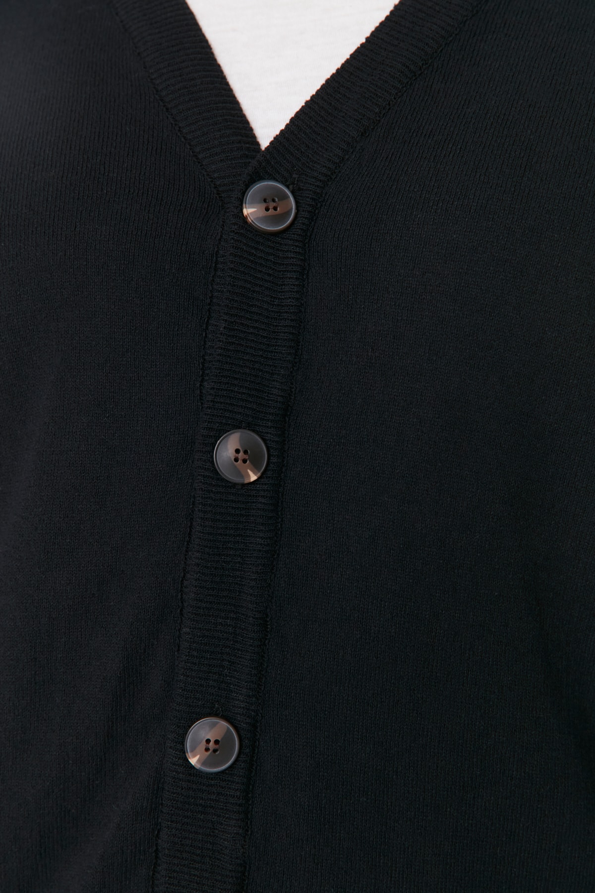 Trendyolmilla  Siyah Slim Fit Pamuklu V Yaka Düğmeli Hırka TMNAW21HI0274 - Görsel 3