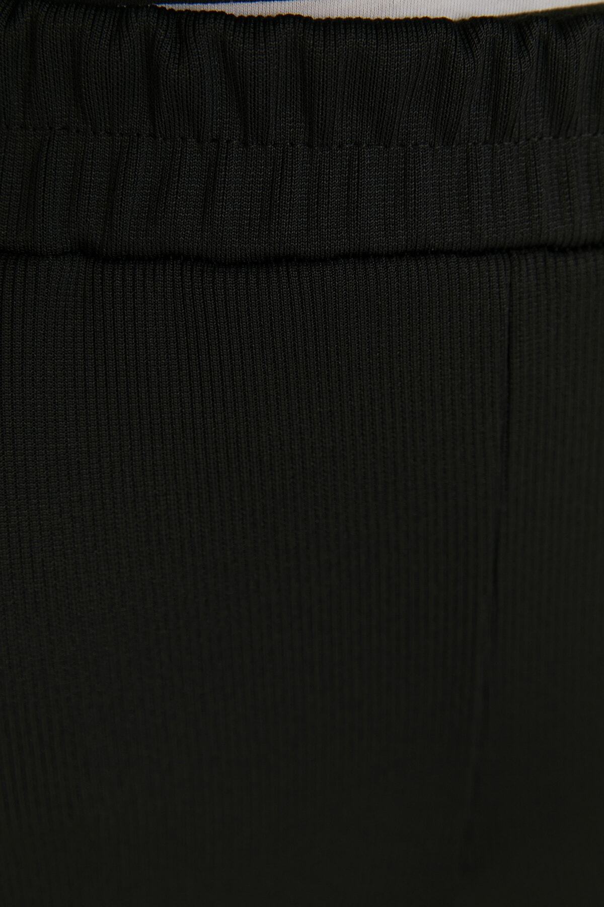 Trendyol Modest-Schwarze gestrickte Jogginghose TCTAW23EI00007 4