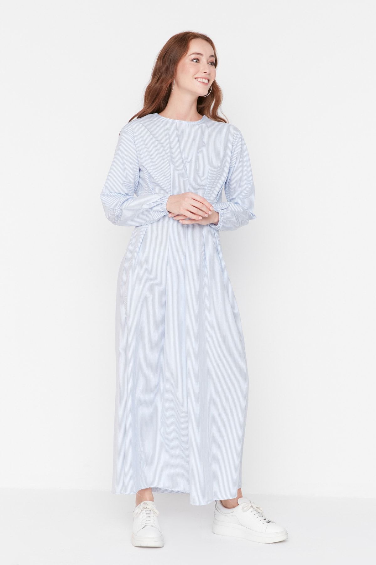 Trendyol Modest Mavi Çizgili Bisiklet Yaka Beli Pili Detaylı Dokuma Elbise TCTSS22EB00181 RN11216