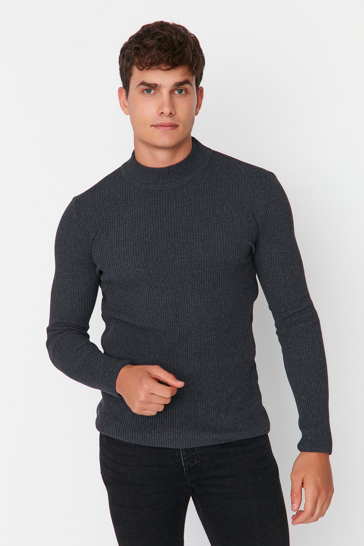 Trendyol Collection-Anthrazitfarbener, gerippter Strickpullover aus Baumwolle – halber Rollkragenpullover, schmale Passform TMNAW21KZ0568 9
