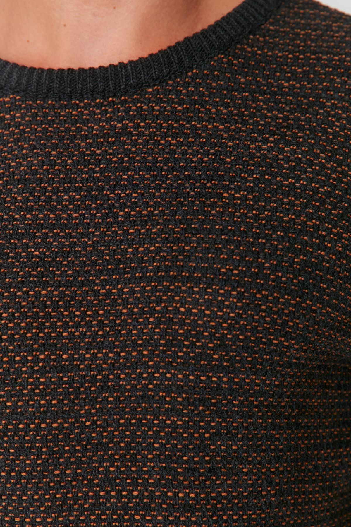 Antrasit Erkek Slim Fit Bisiklet Yaka Dokulu Kazak TMNAW22KZ0659