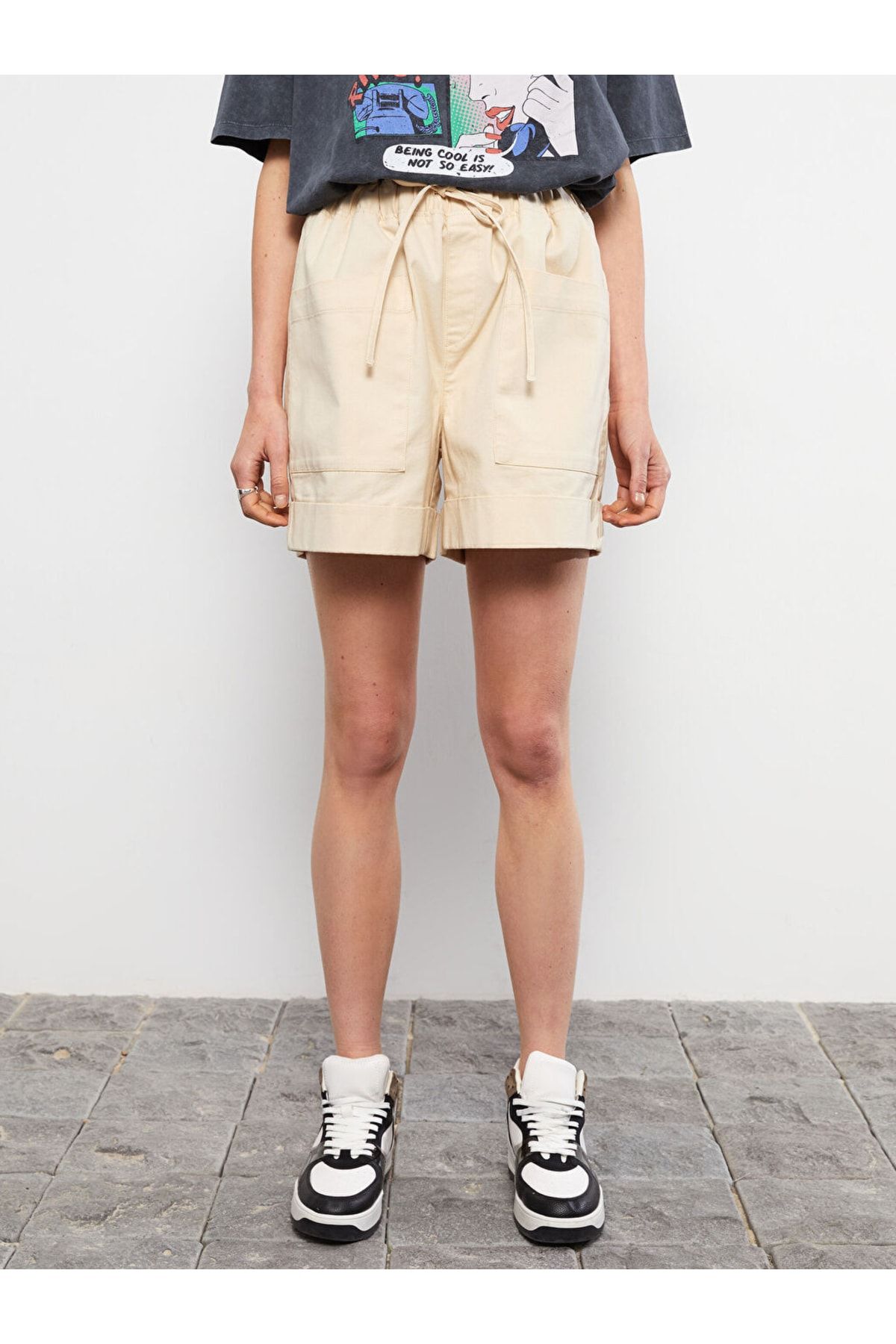 LC Waikiki-Pantaloni scurți de damă din Gabardin simplu, casual, cu talie elastică 3