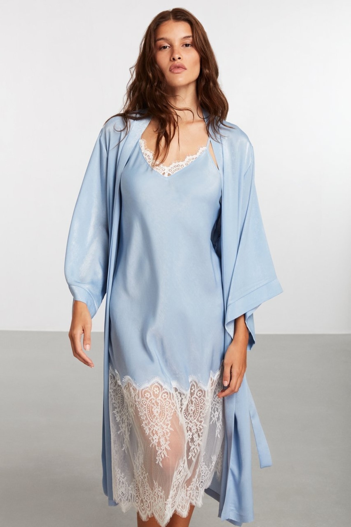 Blue Lace Detailed Satin Dressing Gown Set