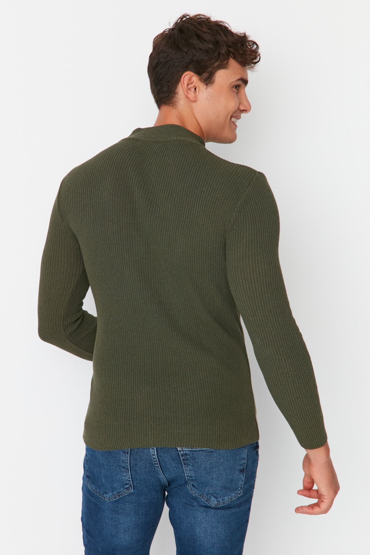 Trendyol Collection-Khakifarbener, taillierter Baumwollpullover mit schmaler Passform und halbem Rollkragen, gerippt, TMNAW21KZ0568 5